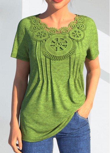 Light Green Lace Stitching Crinkle Chest T Shirt