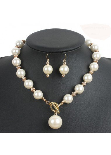 Silvery White Round Pearl Earings and Necklace